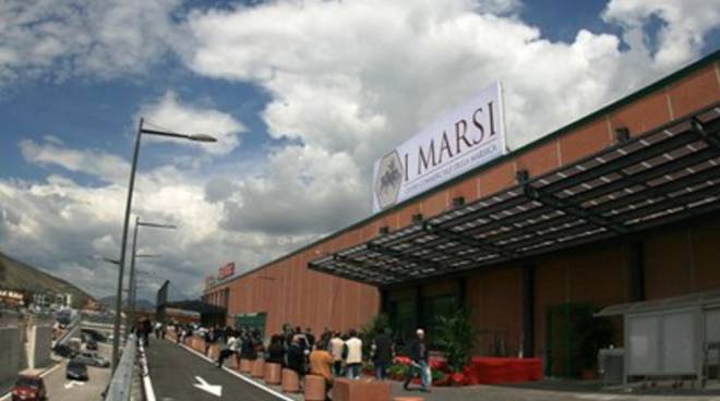 Furti, Centro Commerciale 'I Marsi' sotto assedio