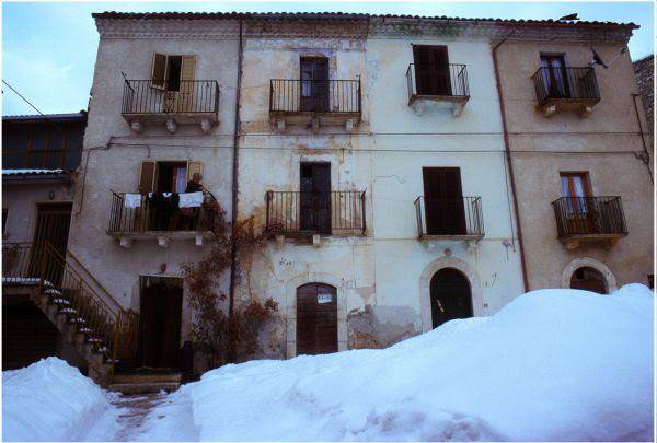 Il Paesaggio degli Antenati alle pendici della Maiella. Fotografie di Vincenzo Battista