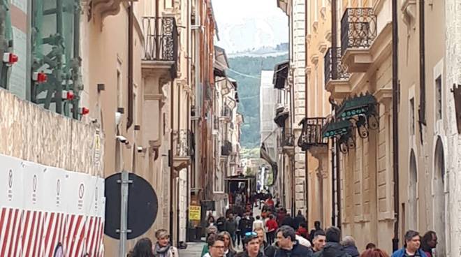 L'Aquila, area pedonale per i venerdÃ¬ in centro: le zone ...