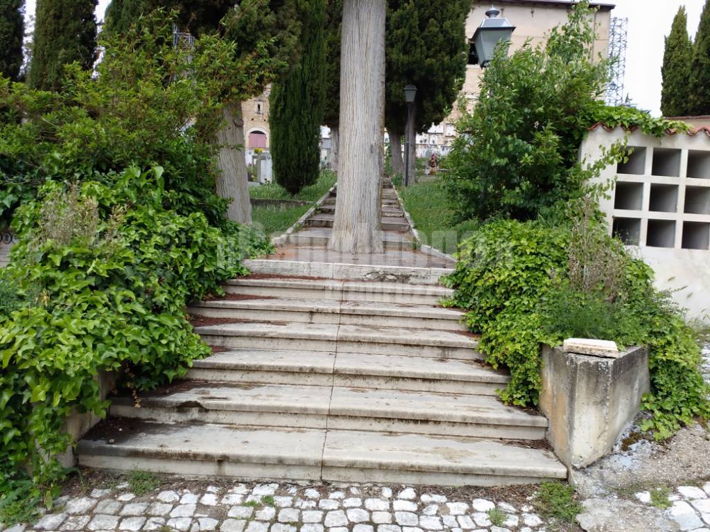 cimitero poggio picenze