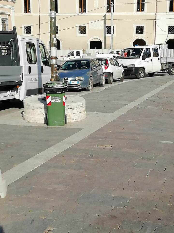 Arredo urbano, arrivano i secchi temporanei, a fine mese i definitivi