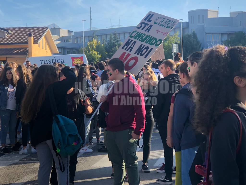 studenti l'aquila global strike