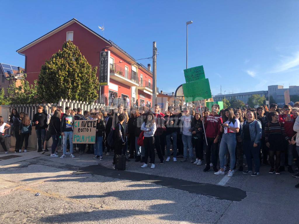 studenti l'aquila global strike