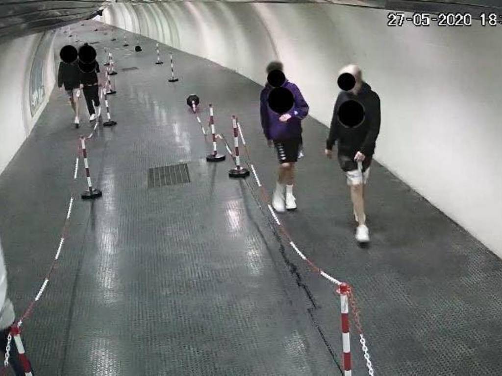 vandali al tunnel collemaggio