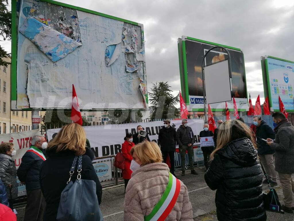 manifestazione protesta punto nascita sulmona