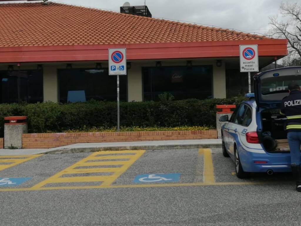 polizia stradale a24 parcheggio disabili