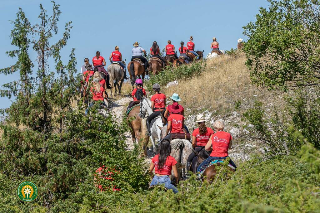 equiraduno amazzoni in rosa