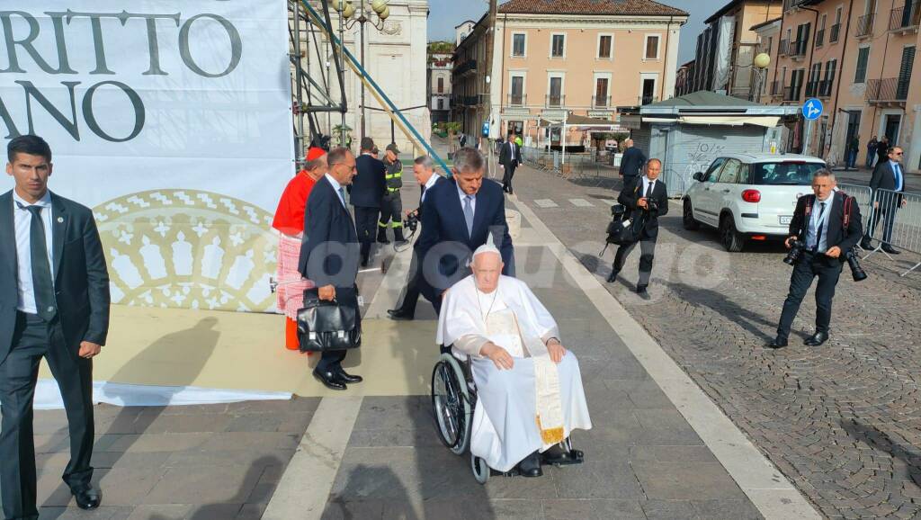 papa francesco l'aquila perdonanza 2022