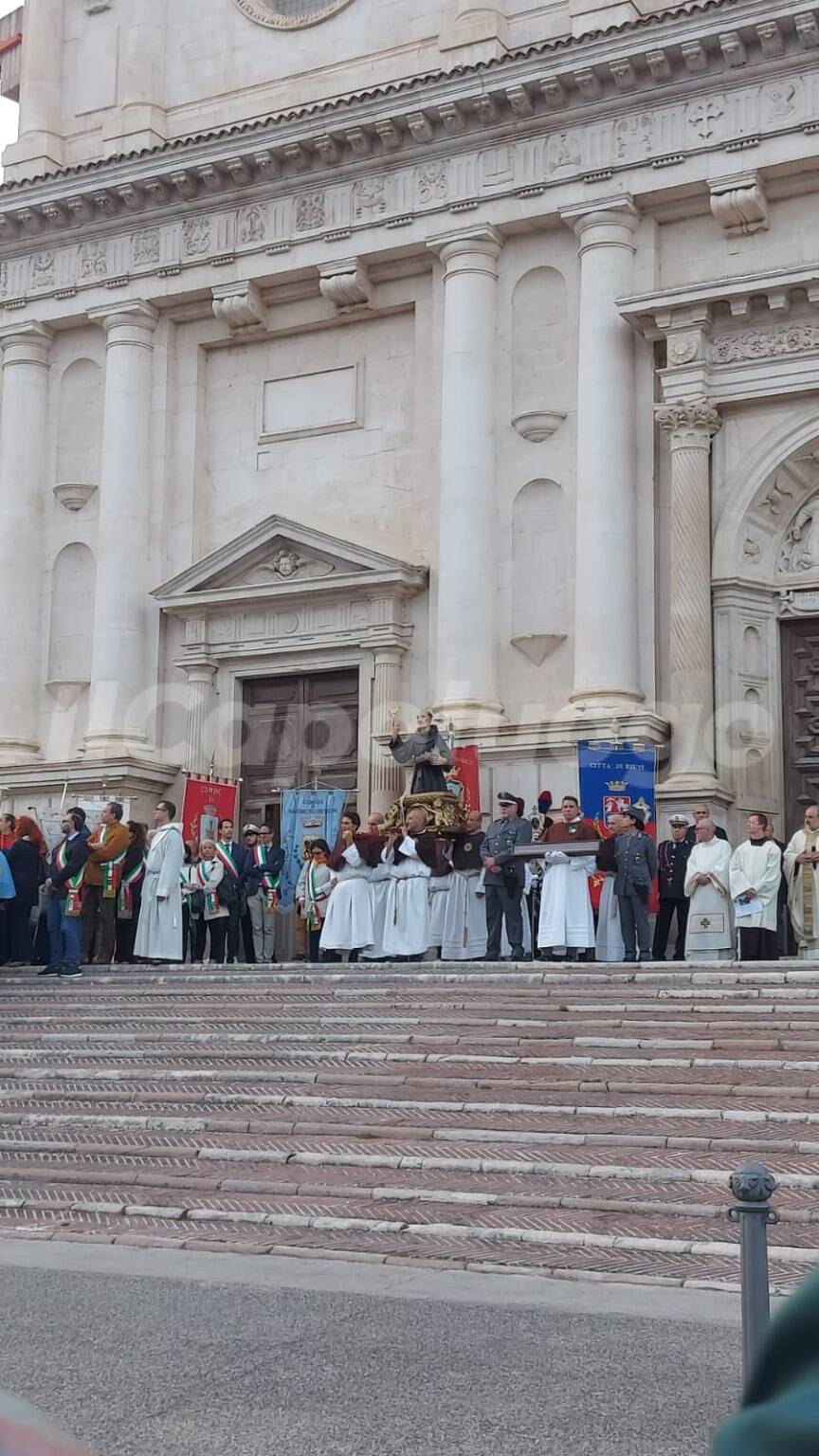  Festa-San-Bernardino-da-Siena-benedette-le-reliquie